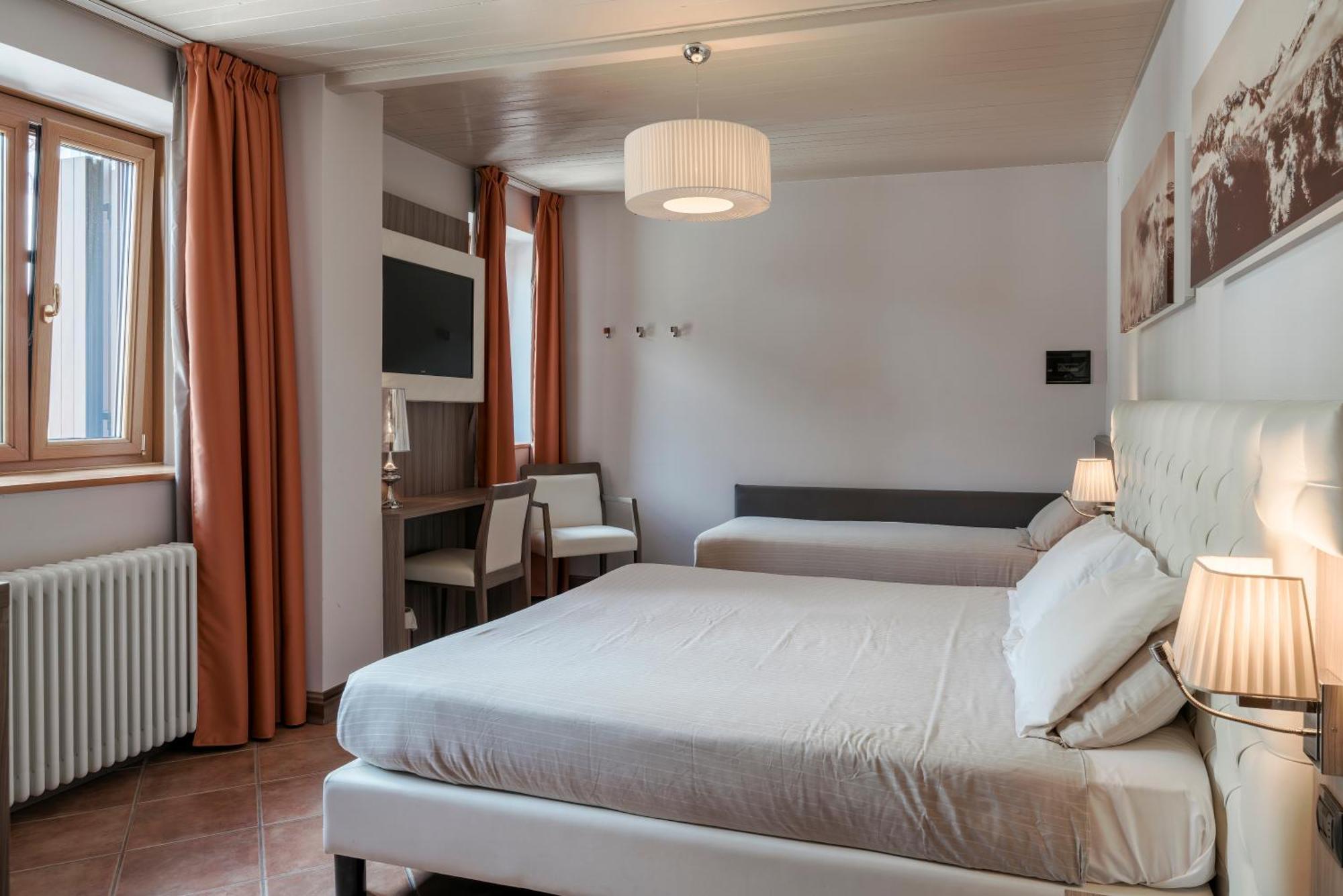 Hotel Garni Cristallo بونتي دي لينيو الغرفة الصورة